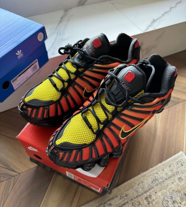 Кросівки Nike shox