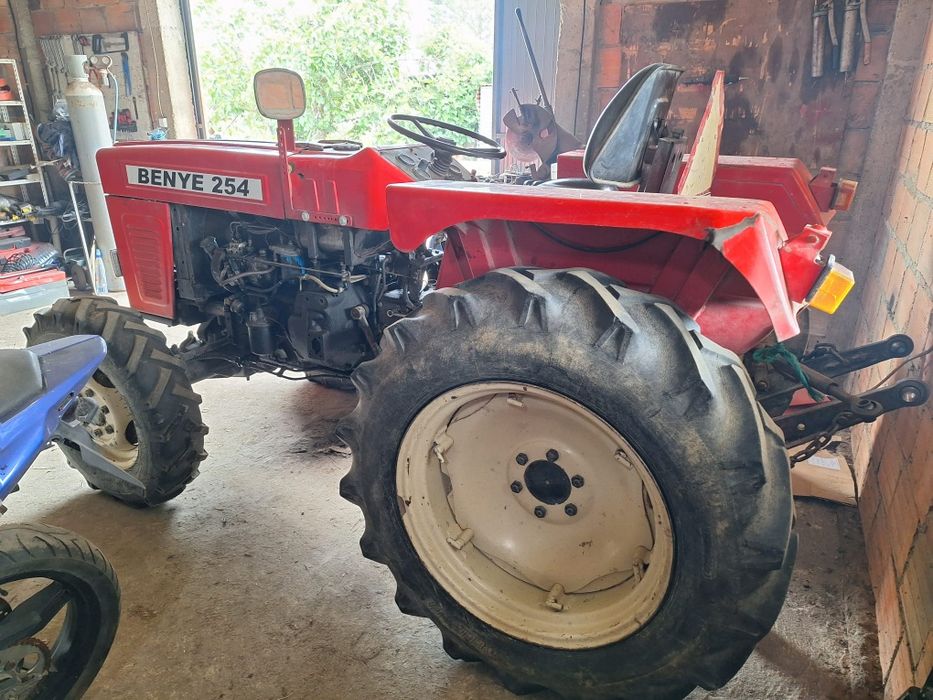 Trator 4x4 25cv matricula, direção hidráulica