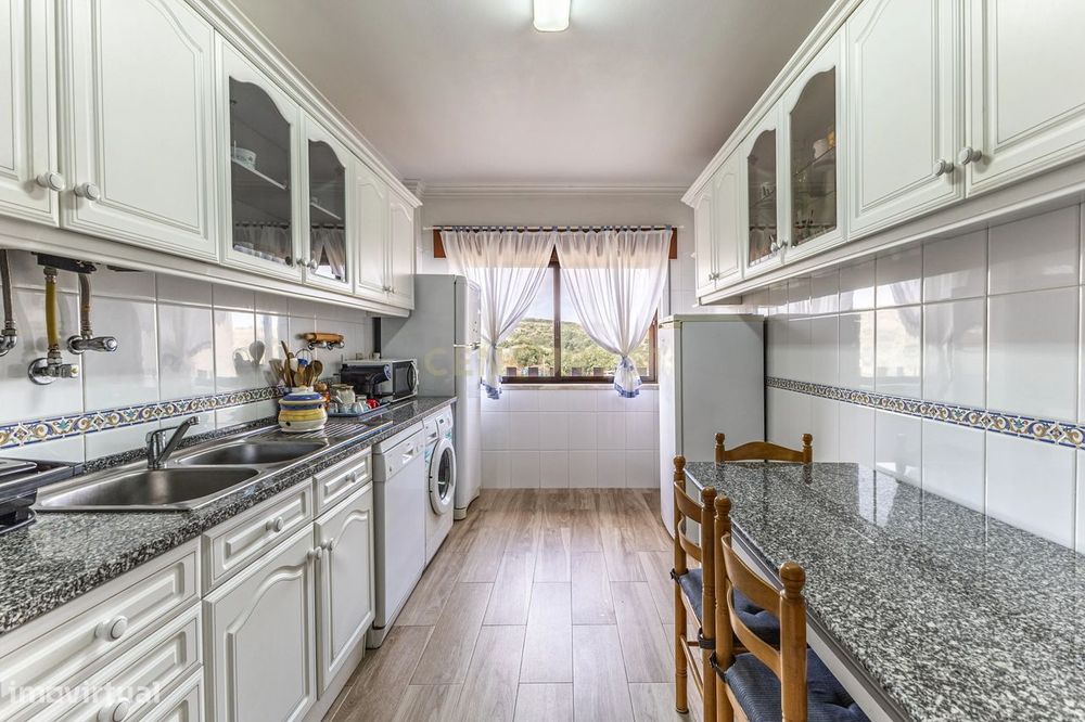 T3 com suíte e garagem - Localização tranquila para viver em família