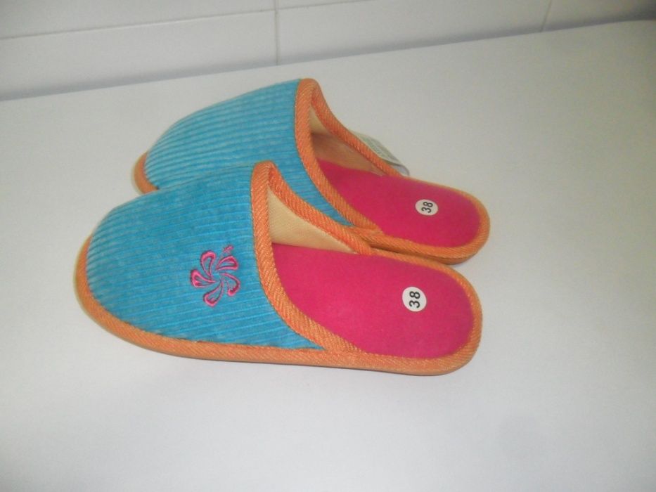 Chinelos novos tamanho 38