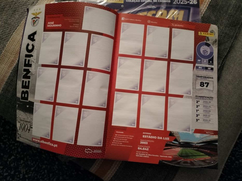 Vendo cadernetas Panini Futebol 2025/26