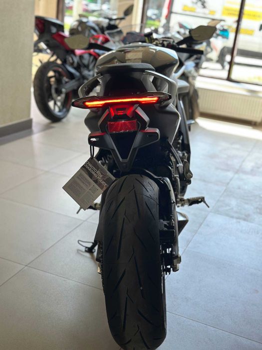 Мотоцикл CFMOTO 675SR-R