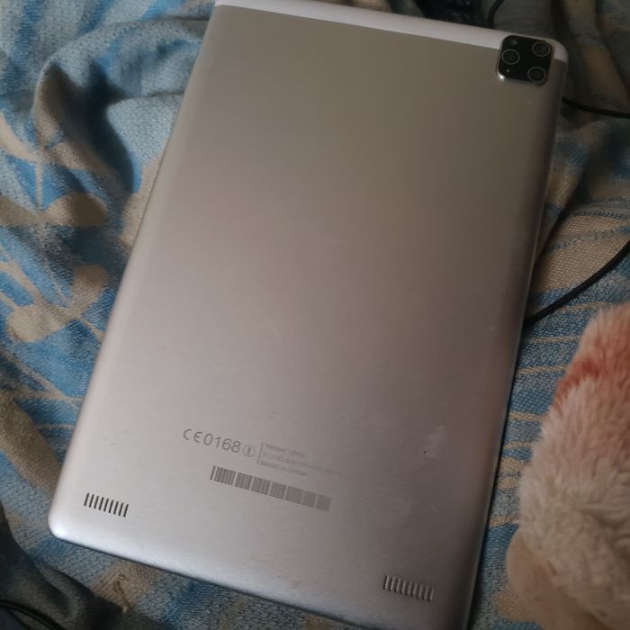 Продам планшет 6\64