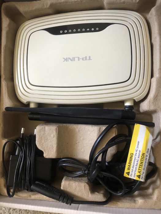 Router TP LINK (apenas aberto)