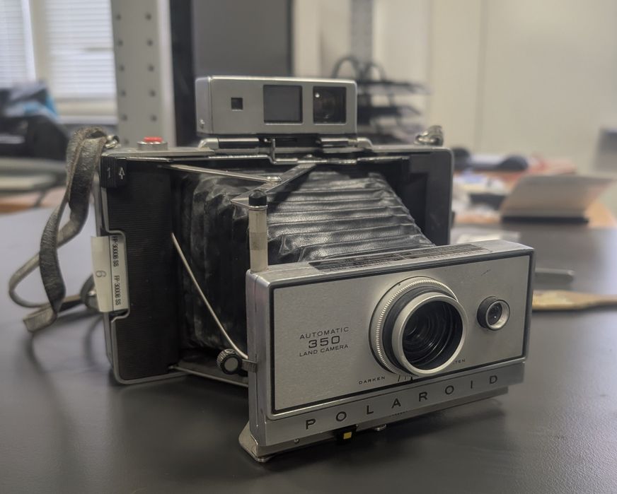 Фотоапарат Polaroid 350