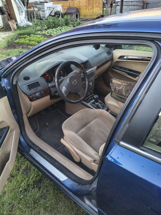 Opel Astra H Hatchback
