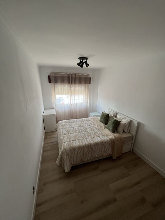 Aluguer quarto mina de agua