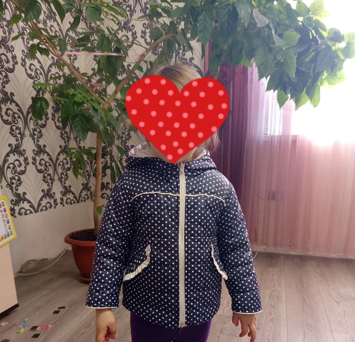 Куртка весняна для дівчинки 98р.