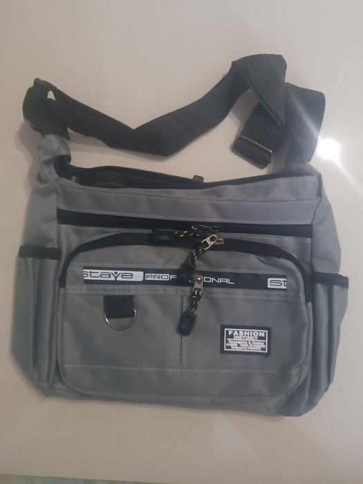 Мужская сумка через плечо.