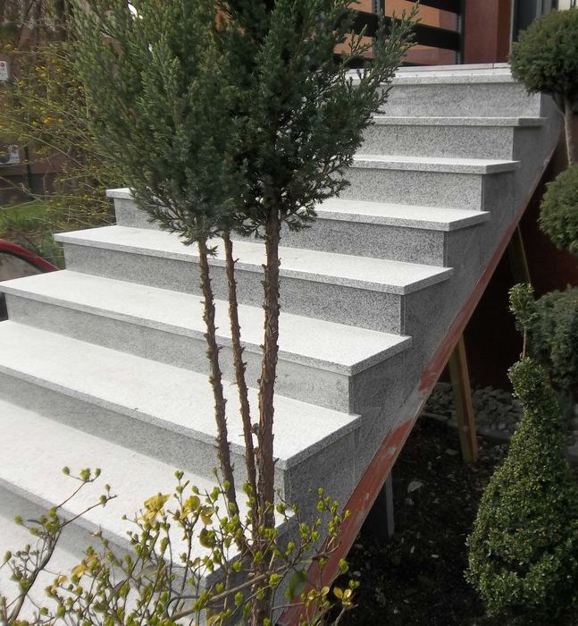 Schody zewnętrzne, wewnętrzne stopnica, podstopień granit, piaskowiec,
