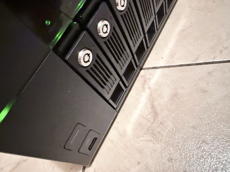 Serwer NAS QNAP TS-659 PRO+
