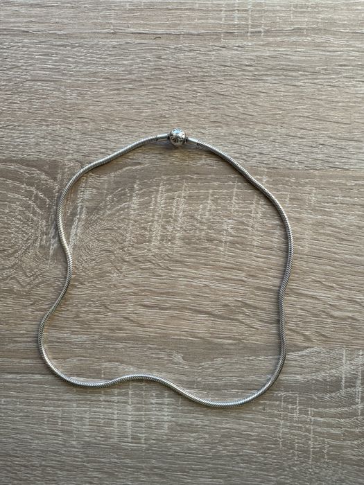 Pandora srebrny naszyjnik o splocie wezykowym z okragtym zapieciem