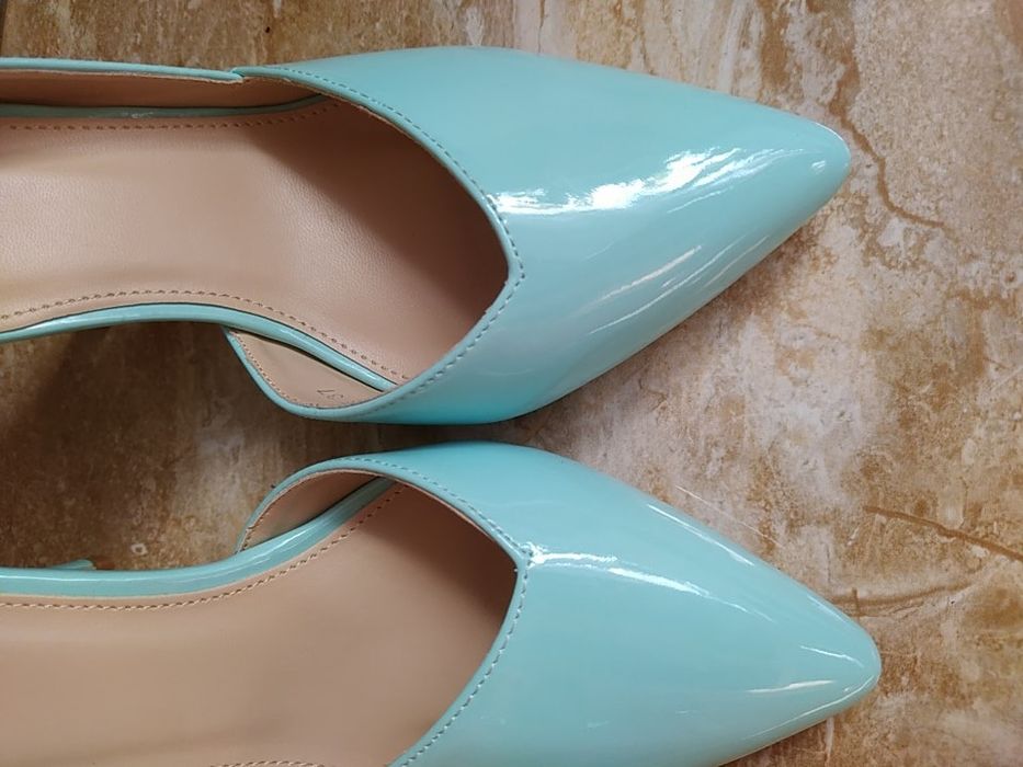 Nowe czółenka szpilki lakierowe