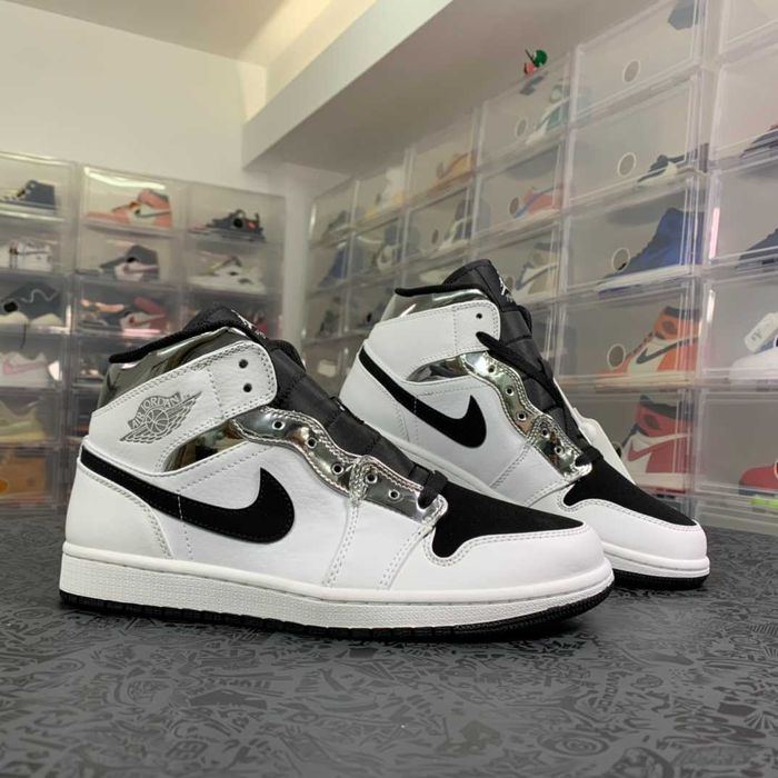 Air Jordan 1 Mid White Silver Black