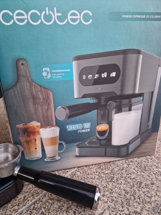 Cecotec Power Espresso 20 ColdBrew (ou a sua variante ColdBrew Latte).