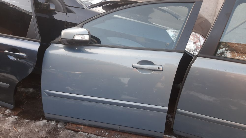 Lak. 479-46 drzwi lewe Volvo v50 kompletne do montażu