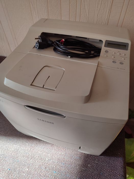 Принтер Samsung ML 2551