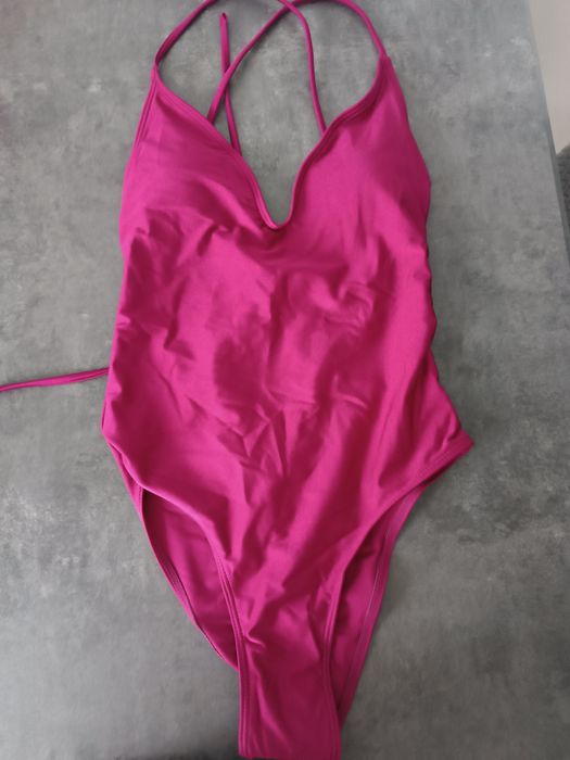 Закритий купальник