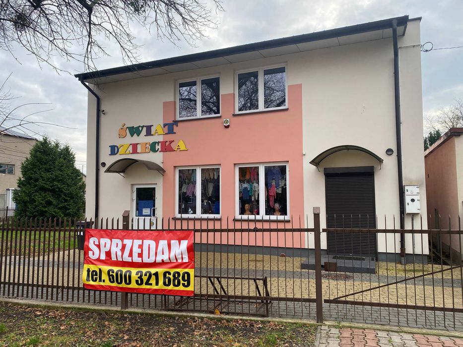 Budynek handlowo-usługowy w centrum Glinojecka przy trasie S60