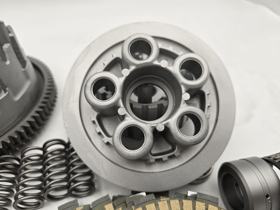 TRIUMPH TIGER 800  Sprzęgło kosz sprzęgłowy