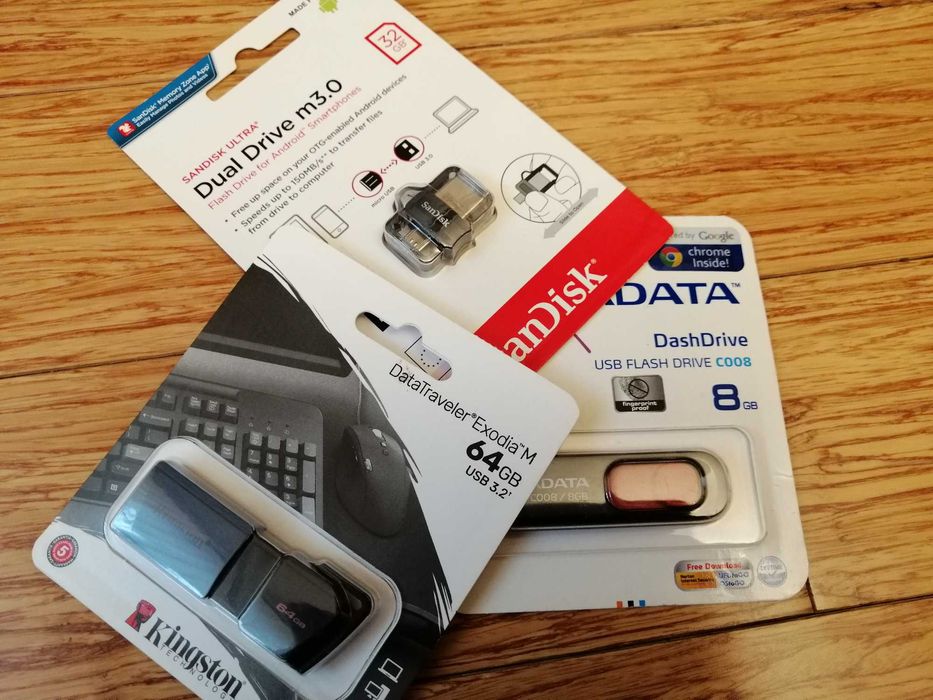 Pendrive x 3. NOWE. ETUI.