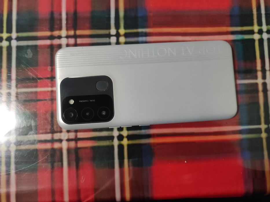 Продам Tecno Spark 8C4/65GB Dual Sim Diamond Grey