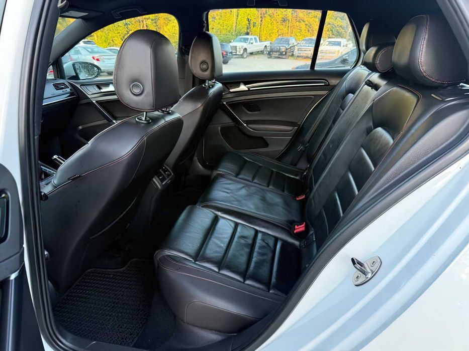 Volkswagen Golf GTI SE      2015