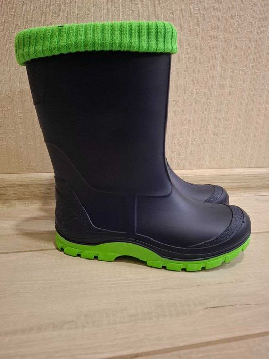 Продим дитячі ризові чоботи.