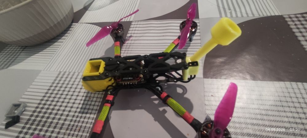 FPV dron, 4inch , silnik 2004 2650kv, 4-6s.