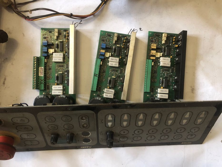 Обладнання та комплектуючі деталі до стола плазмової різки Pierce