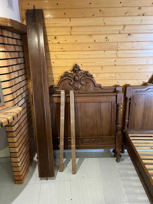 Duas camas antigas (solteiro)