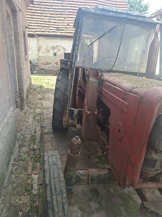 Zetor 5511 calosc lub czesci.skrzynia,zwolnice itp