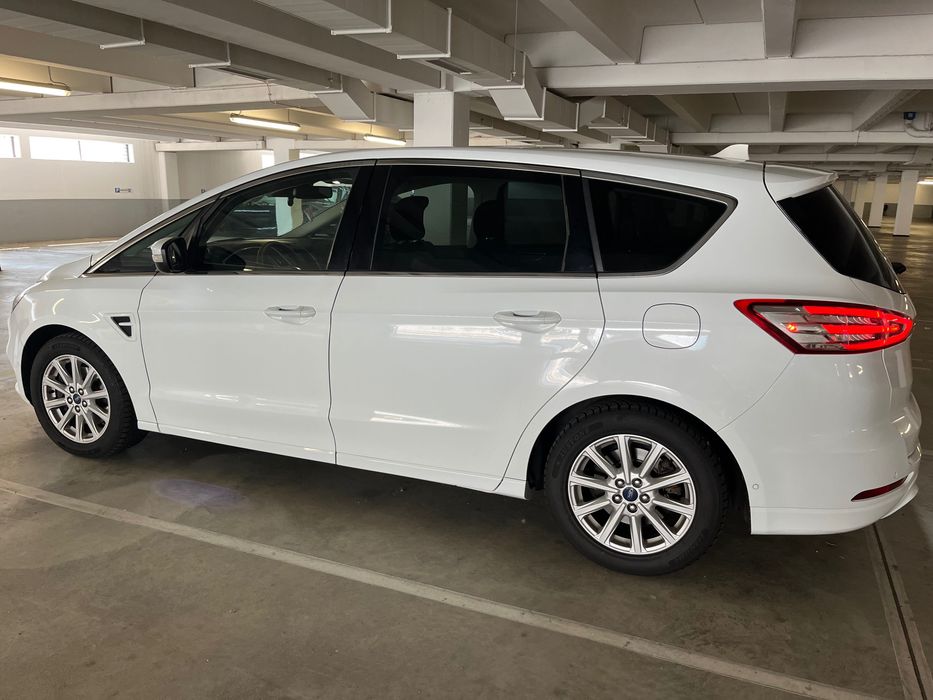 Samochod Ford Smax 2016