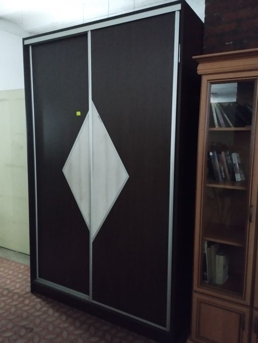 Szafa przesuwna wyprzedaż sklepu