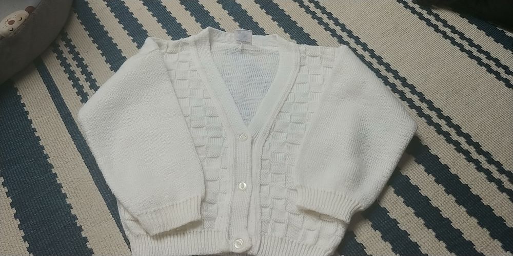 Sweter sweterek biały rozpinany 92
