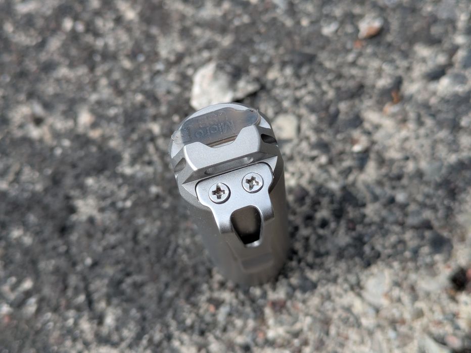 Latarka LED Rovyvon Aurora A24 Ti Titanium  tytan