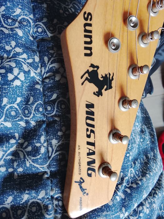 Guitarra elétrica Sunn Mustang