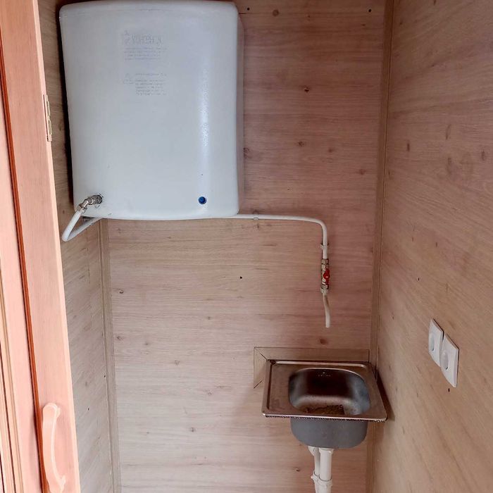 Побутівка з морського контейнера 20 футів — утеплена, міцна, мобільна!