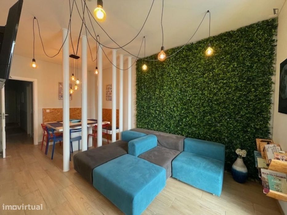 Quarto - localizado em São Sebastião Lisbon