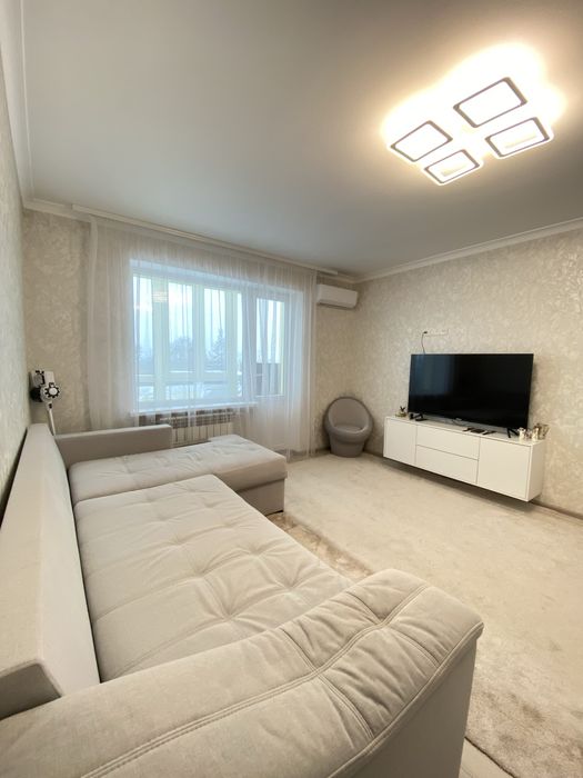 Продаж 1к квартири з ремонтом і власним паркомісцем (Газ)