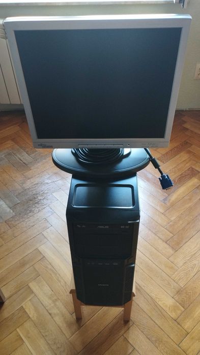 Komputer stacjonarny 8GB + Monitor