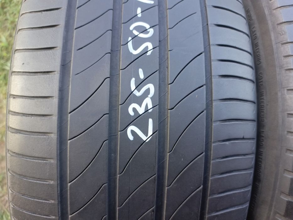 235.50.18 Michelin 2 шт