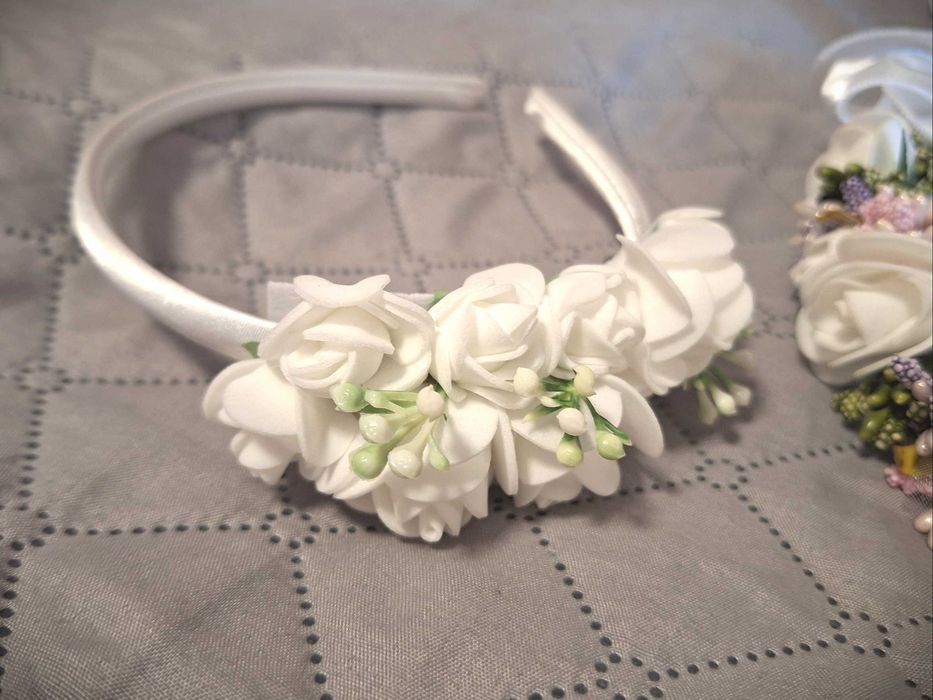 Sukienka komunijna z dodatkami