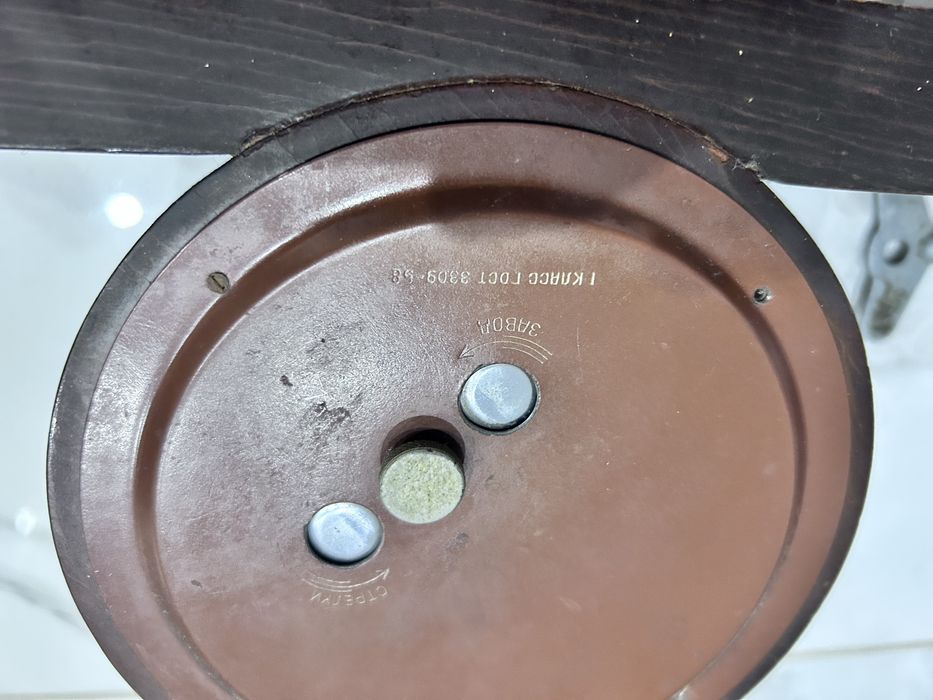 Часы старые механические каминные