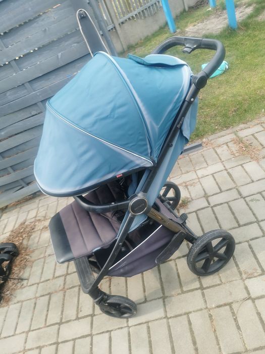 Wózek spacerowy Carello Bravo Plus 2023