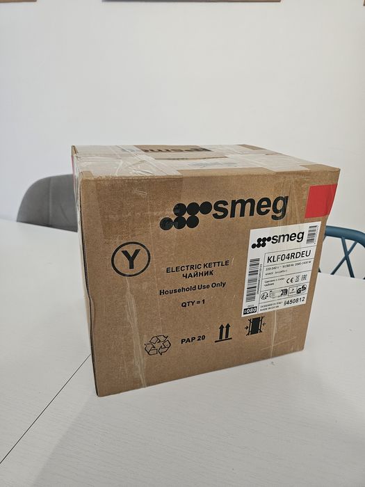 Czajnik SMEG KLF04RDEU Czerwony z regulacją