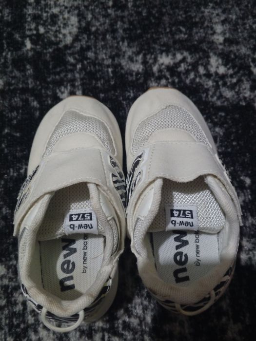 Кросівки  дитячі 22 та 24 розміру