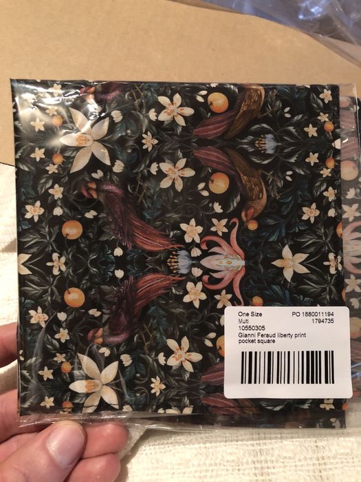 Lenço Gianni Feraud novo, envio incluído