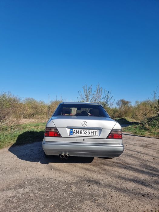 Mercedes(мерседес) w124 e220