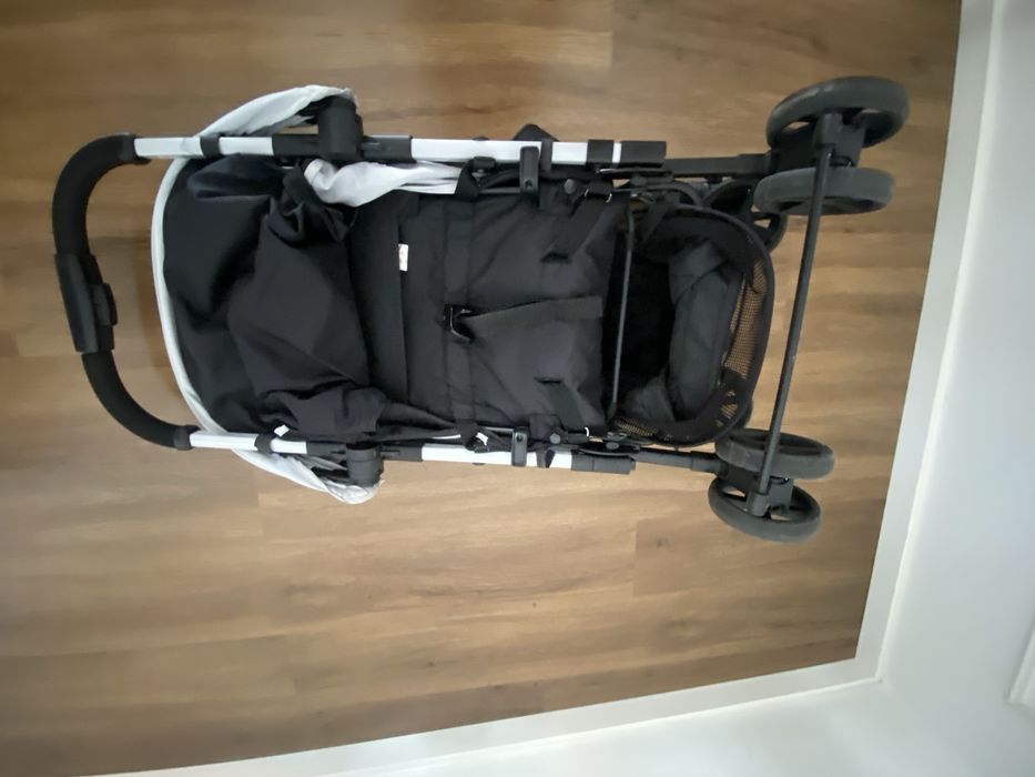 Stroller490196619965900804